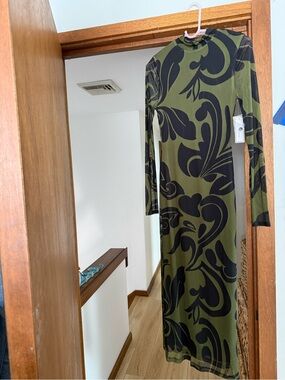 Olive & Black Long-Sleeve Sheer Panel Bodycon Dress